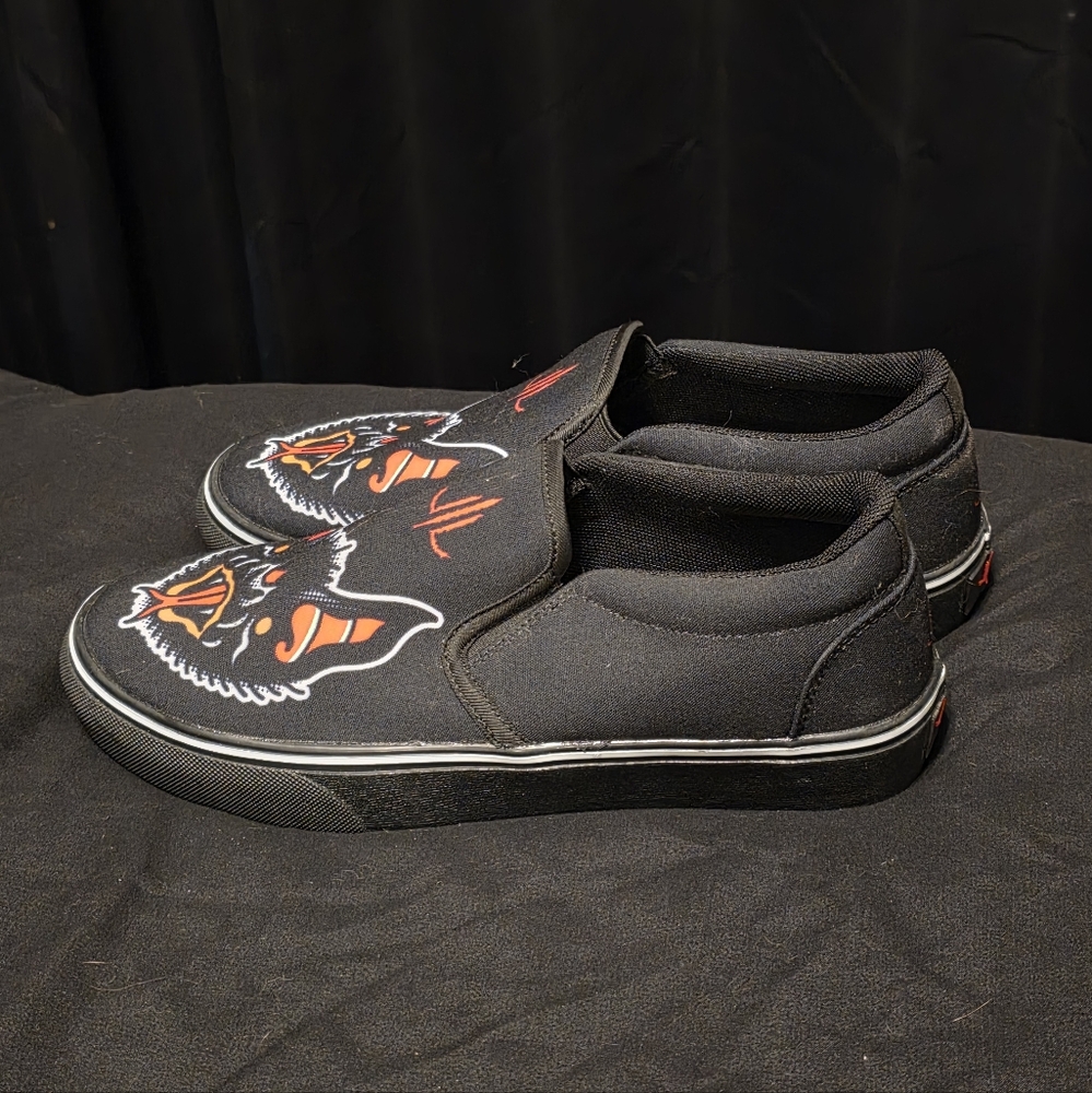 NEW Unisex Last Light Apparel Traditional Bat Slip On Shoes - Picture 2 of 3